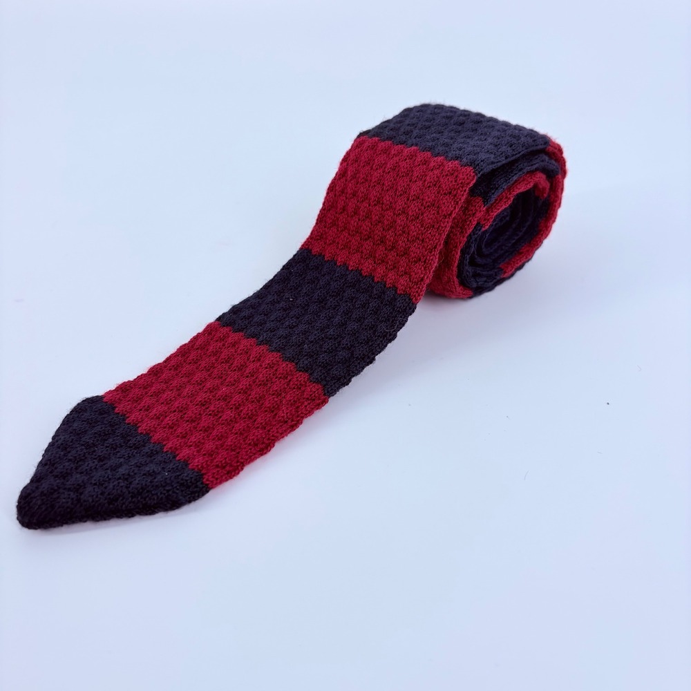 Vintage Knottery New York Knit Tie 58"LX2.25"W Navy Blue Red Striped Pointed Tip